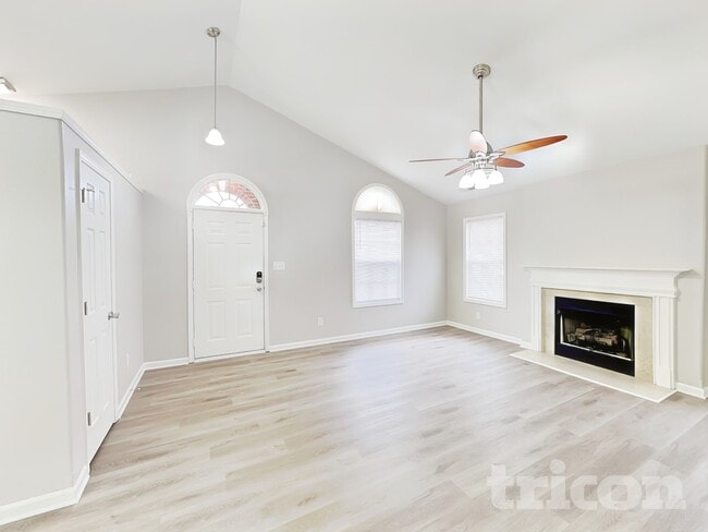 Photo - 212 Brookstone Dr