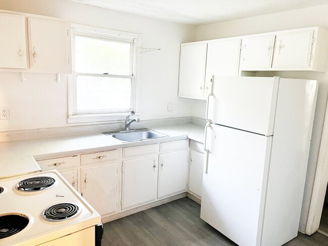 Photo - 1111 Maple Ave Unit 1