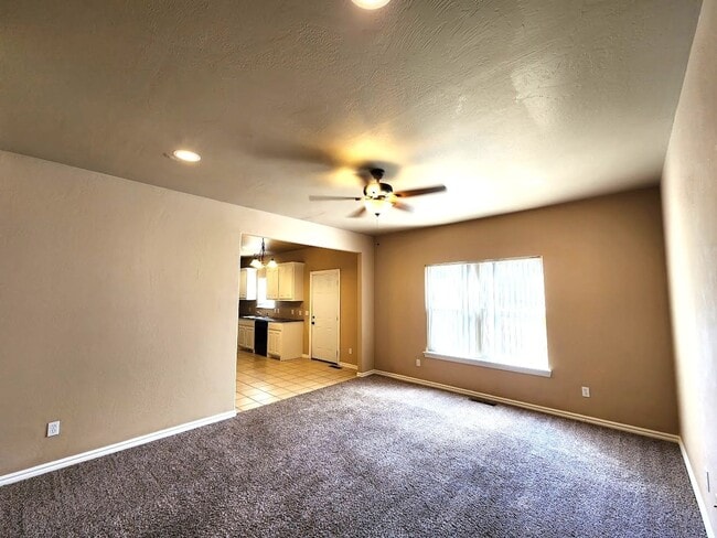 Photo - 13707 Oxford Dr Unit 13705 Oxford Dr