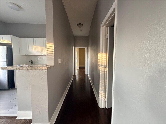 Photo - 1849 Dewey St Unit 4