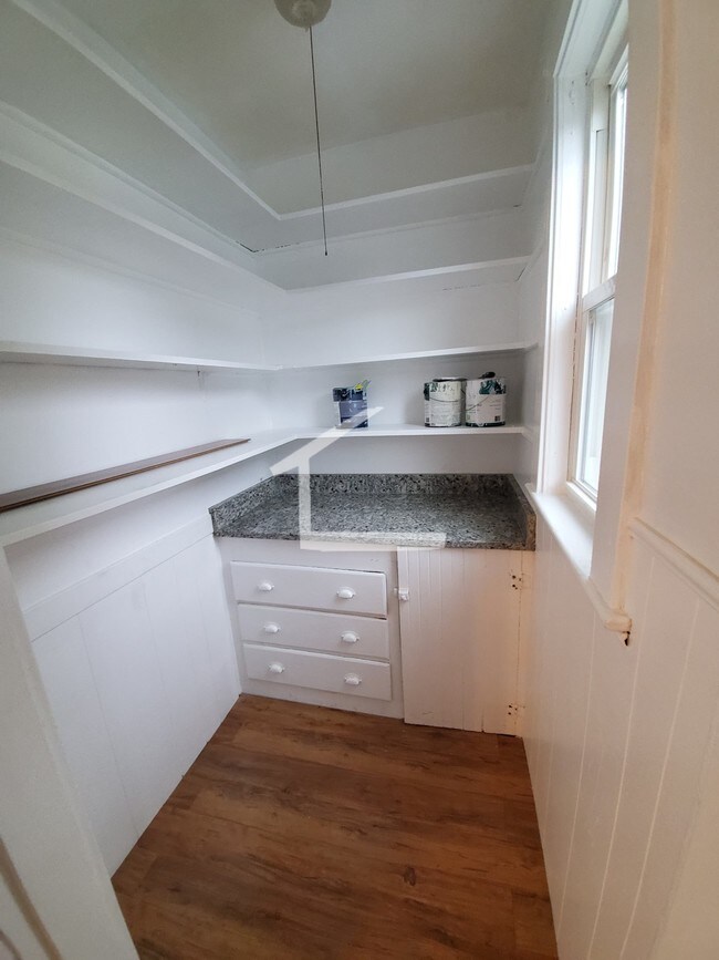 48 Fairbanks St Unit 3
