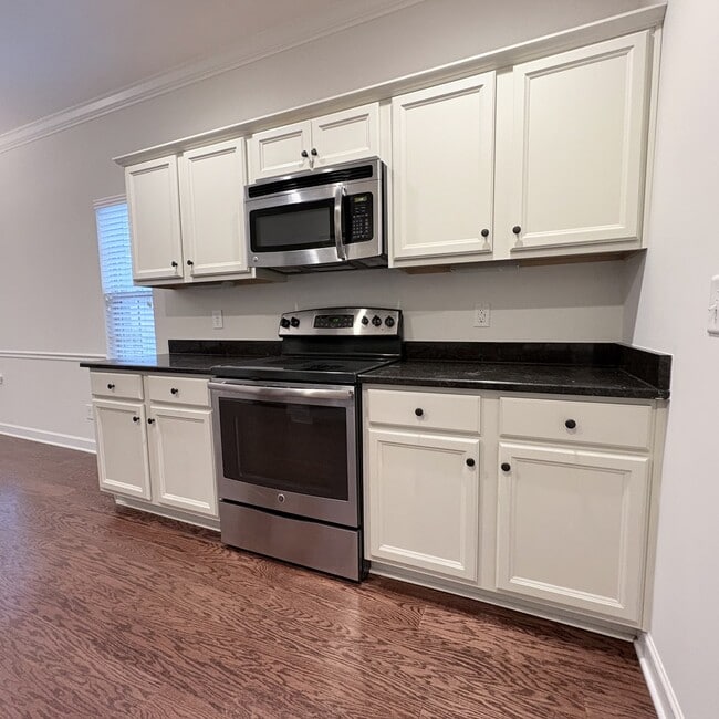 Photo - 105 Velena St