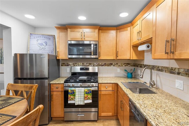 Photo - 7849 Kellogg St