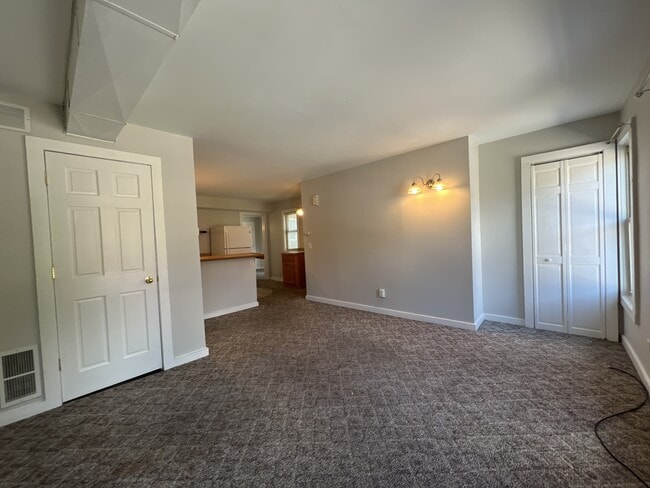 582 Loras Blvd