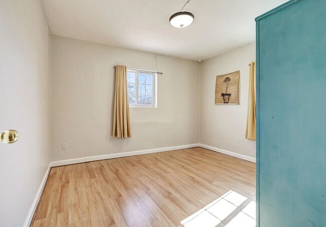 Photo - 2933 Truman St NE