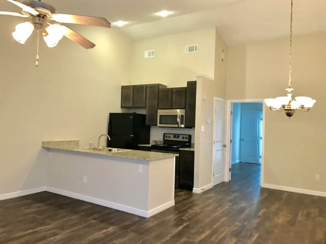 Photo - 112 Jennifer Ln Unit Jennifer Lane