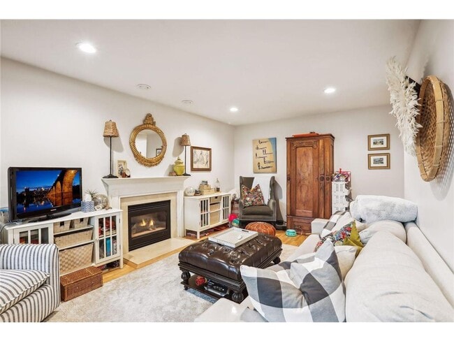 Photo - 4237 Ottawa Ave S