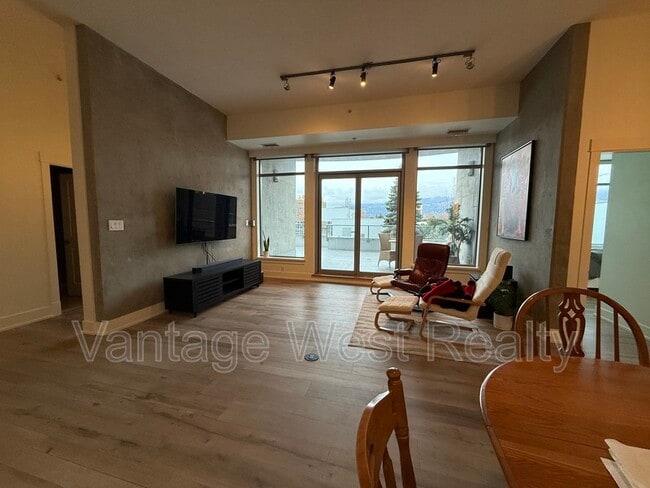 Photo - 1329-1329 Ellis St