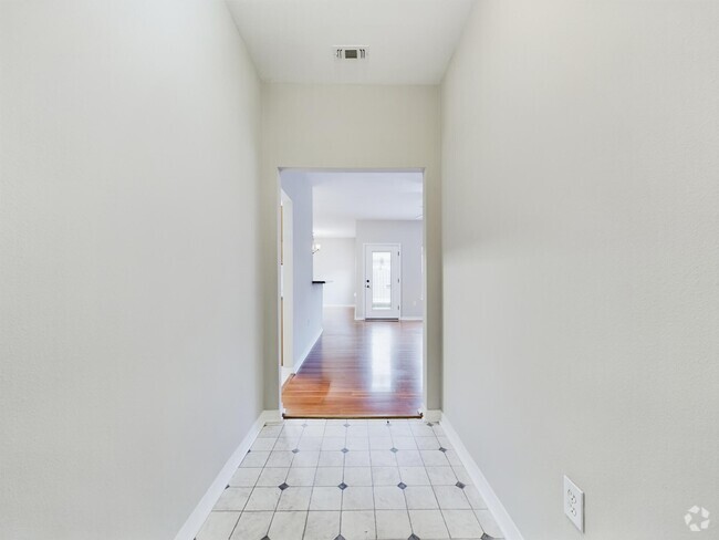 Building Photo - 143 Creve Core Dr Rental
