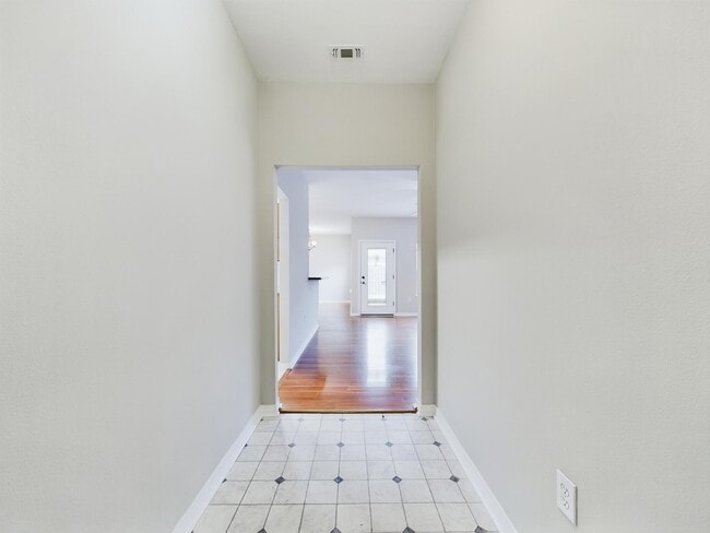 Photo - 143 Creve Core Dr Casa