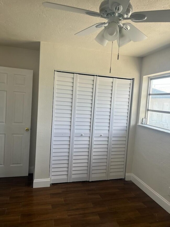 Building Photo - LARGE NEWLY RENOVATED 2 BEDROOM APARTMENTS Unit 8