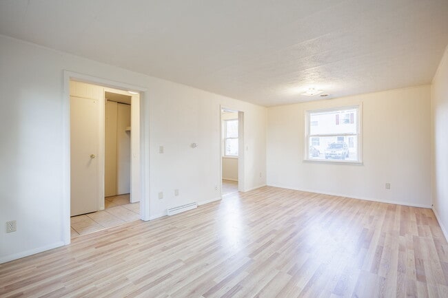 Photo - 168 Sackett Rd