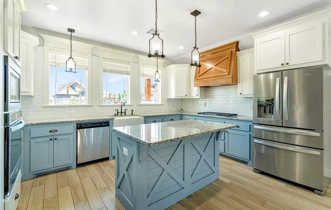 Photo - Stunning 3BD/2.5BTH Home in Mustang