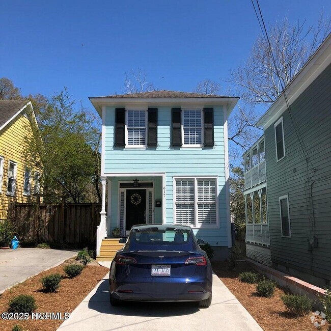 Building Photo - 617 S 2nd St Rental