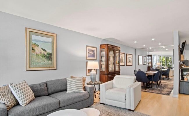 Photo - 11645 Montana Ave Unit One Bedroom Condo in Brentwood