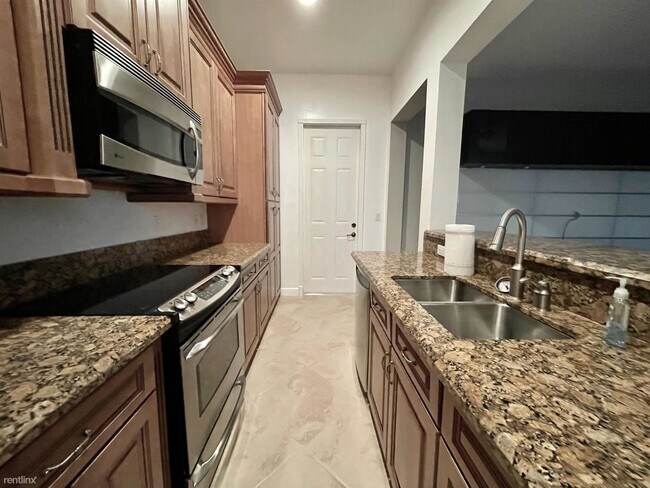 Photo - 3 br, 2.5 bath Townhome - 8339 NW 7th Ter