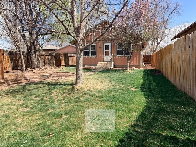 Building Photo - 2021 N El Paso St