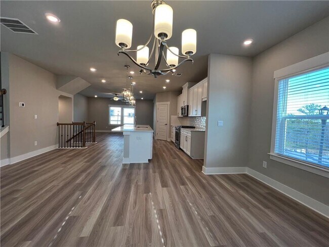 Photo - 1061 Knoxboro Ln