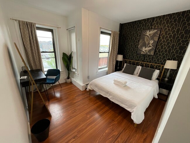 Building Photo - 871 Harrison Ave Unit 1