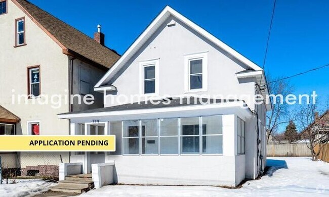 Building Photo - 719 24th Ave NE Rental