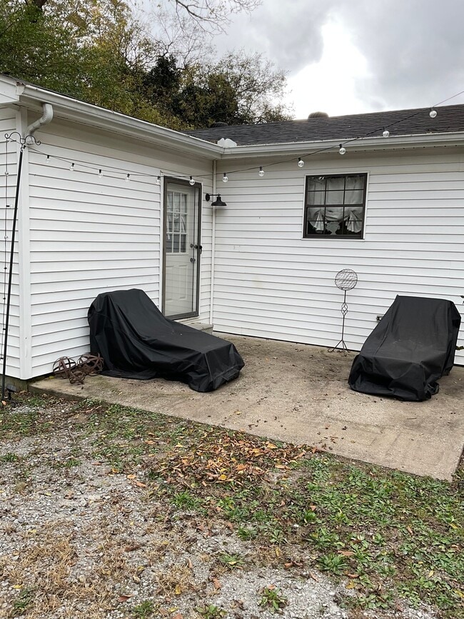 Photo - 212 Washington St W