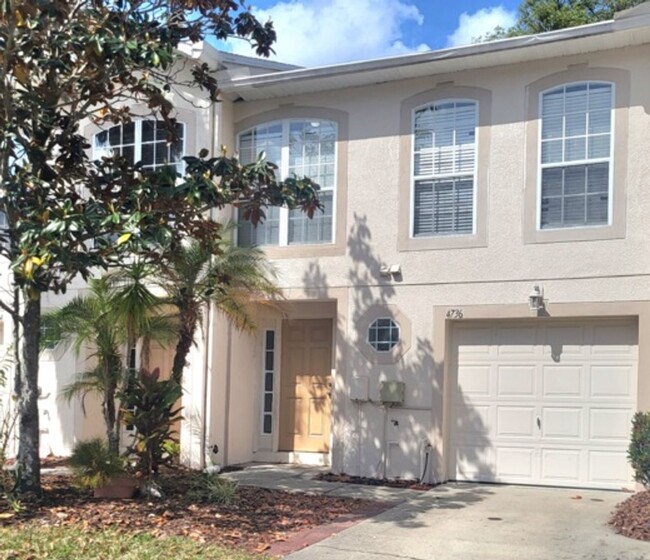 Well laid out 3 BDR /2.5 BTH Townhome with... - Well laid out 3 BDR /2.5 BTH Townhome with...