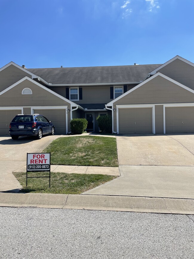 5617-5623 NW 66th Terrace - 5617-5623 NW 66th Terrace Townhome