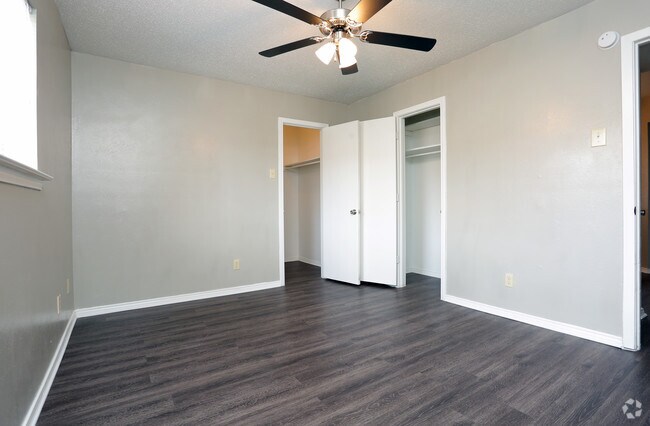 1BR,1BA-678sft