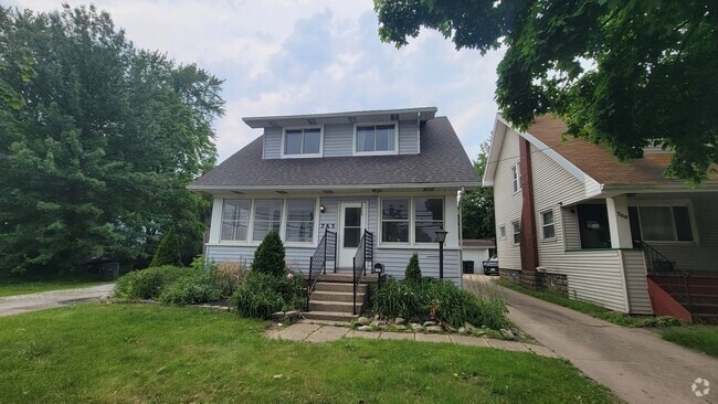 Building Photo - 765 E Buchtel Ave Rental