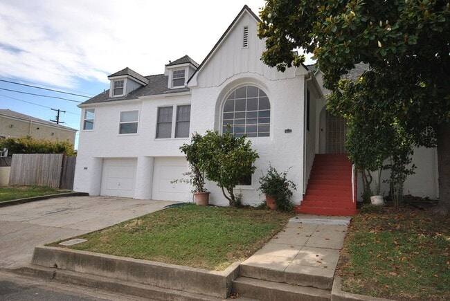 Photo - Beautiful and Charming 3 Bedroom 2 Bath Home in Vallejo with Views!