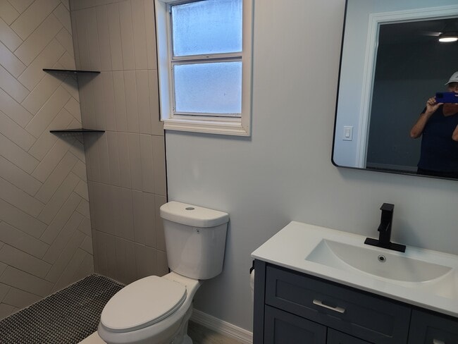 Photo - 674 Beard Ave