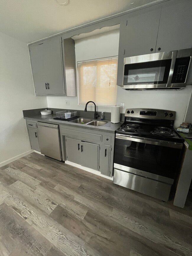 Photo - 519 E Ridgecrest Blvd Unidad D