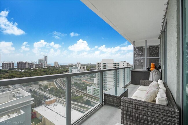 Photo - 79 SW 12th St Unidad 2306-S