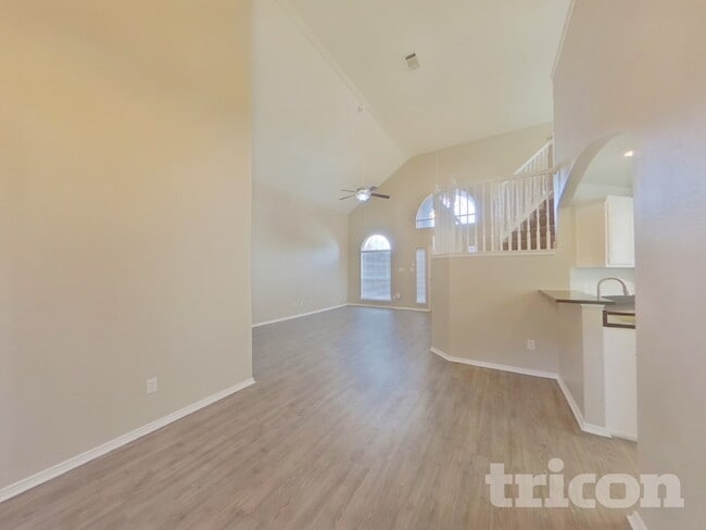 Photo - 1028 Glencrest Dr