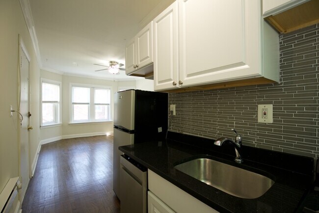 Photo - 6465 W Roscoe St Unit S3