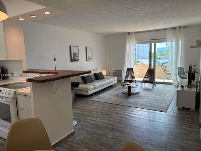 Photo - 220 Kings Point Dr Unidad 506