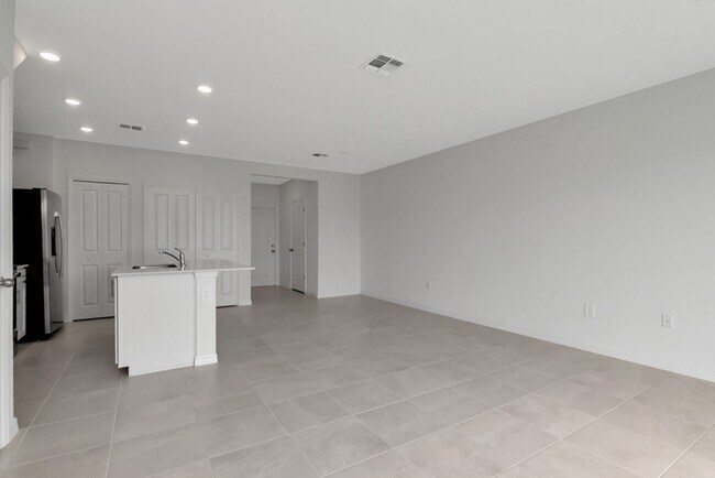 Photo - Luxury Townhouse for Rent in Lakewood Ranch