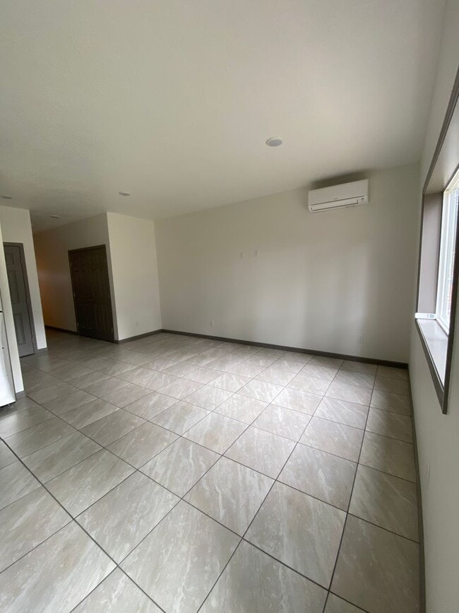 Photo - **SPRING SPECIAL- $200 off first months rent** 3 Bedroom Duplex in Veneta Unit 88046