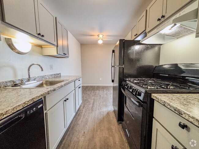 Building Photo - Warren Woods Rental