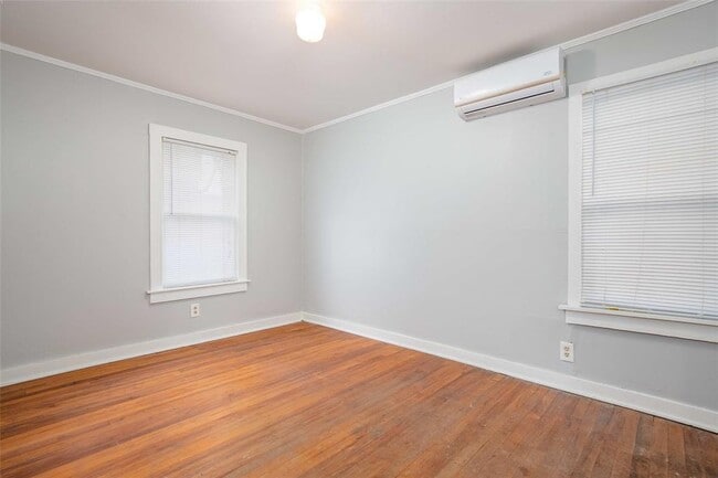 Photo - 2415 N Linn Ave