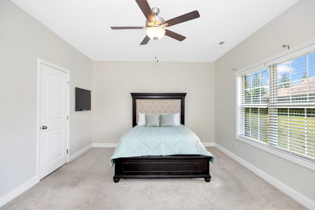 Photo - 141 Slade Thomas Dr