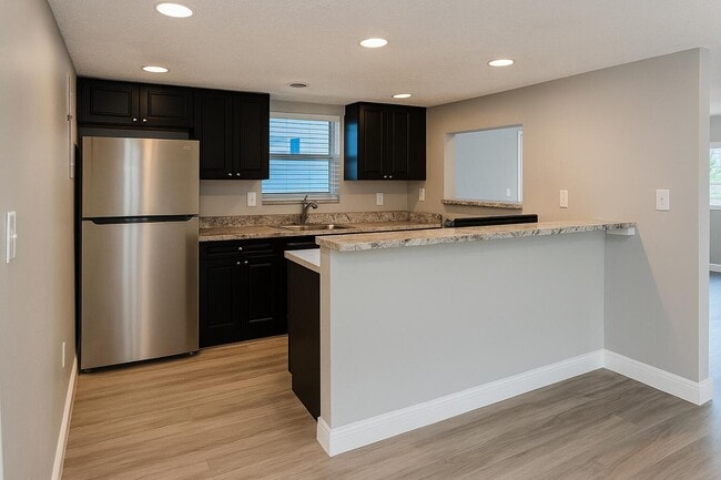 Building Photo - 704 SW 81st Ave Rental