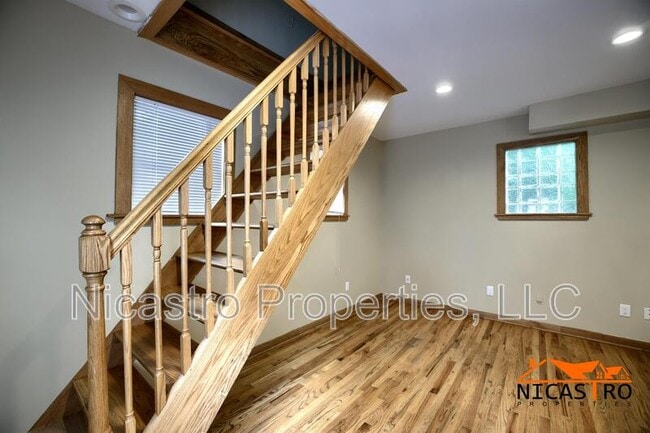 Photo - 226 E 16th Ave