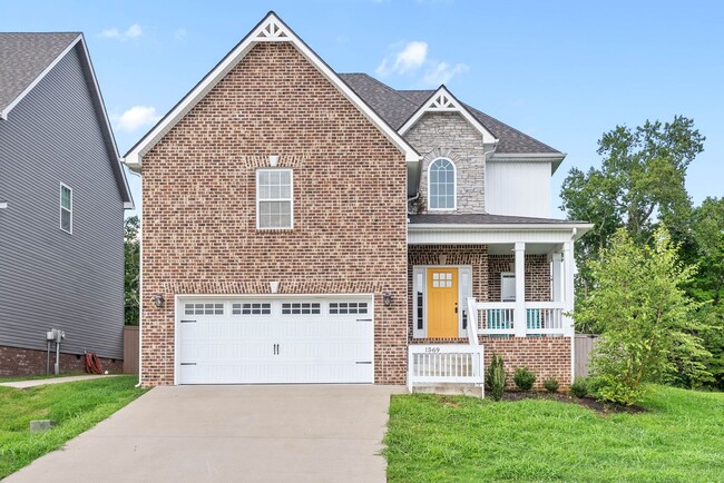 Building Photo - Pet Friendly Three Bedroom with Bonus! Rental