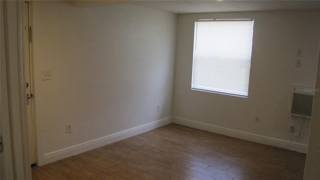 Photo - 109 E Gladys St