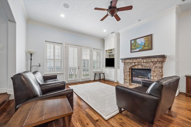 Building Photo - 2128 Harold St