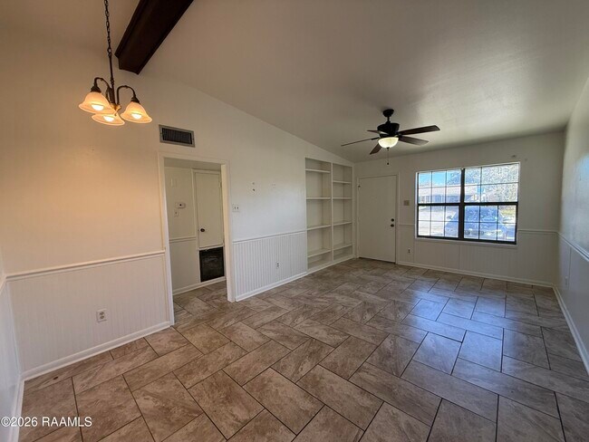 107 Black Cir