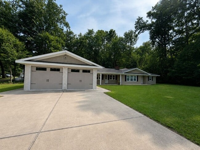 Photo - 549 Forest Rd