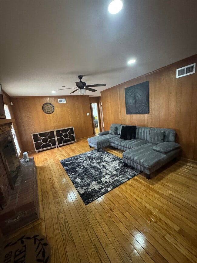 Photo - 3141 Glen Echo Dr