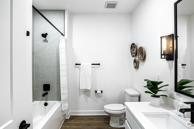 3BR, 2.5BA - 1865SF
